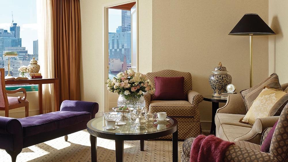 Hotel The Langham Melburne Exterior foto A suite at the Mandarin Oriental, New York