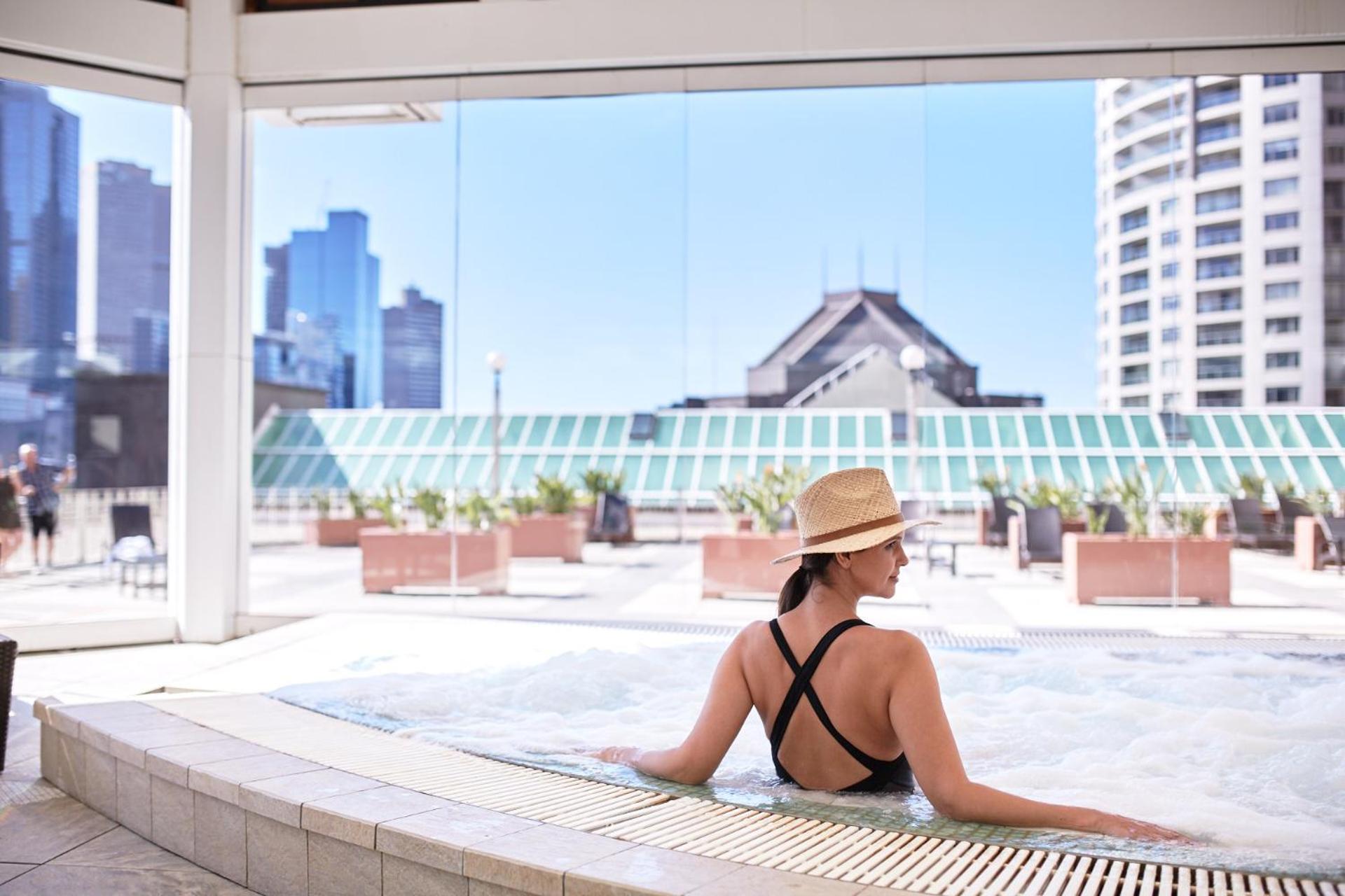Hotel The Langham Melburne Exterior foto The rooftop pool at the InterContinental Sydney