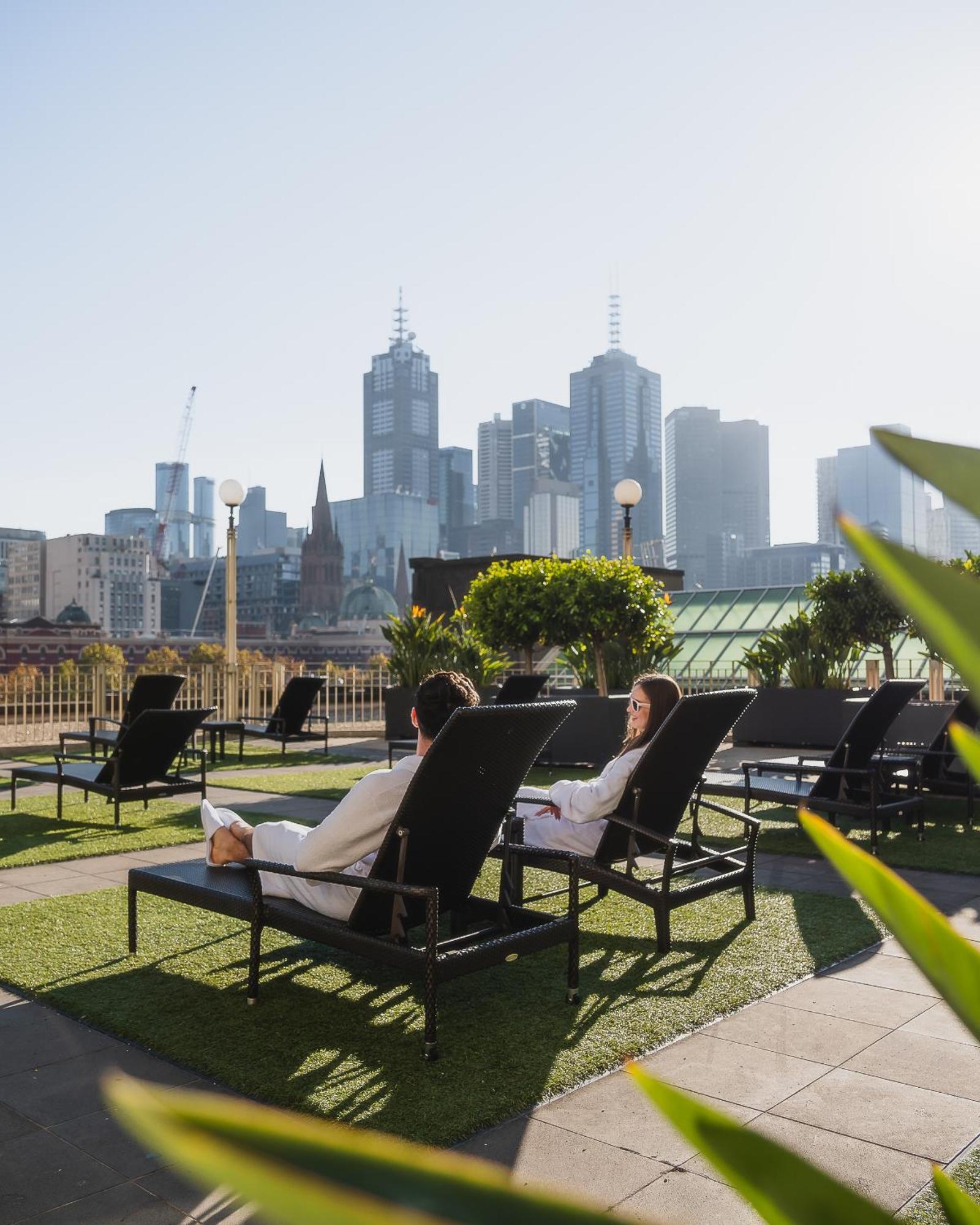 Hotel The Langham Melburne Exterior foto Rooftop pool at the InterContinental Melbourne