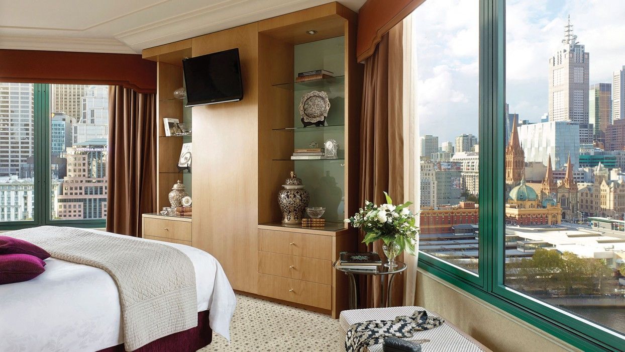 Hotel The Langham Melburne Exterior foto A bedroom at the Mandarin Oriental, Hong Kong
