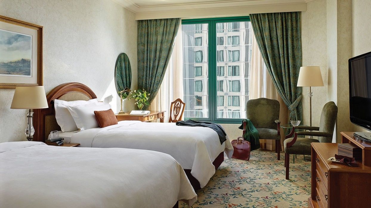 Hotel The Langham Melburne Exterior foto A guest room at the Mandarin Oriental, Hong Kong